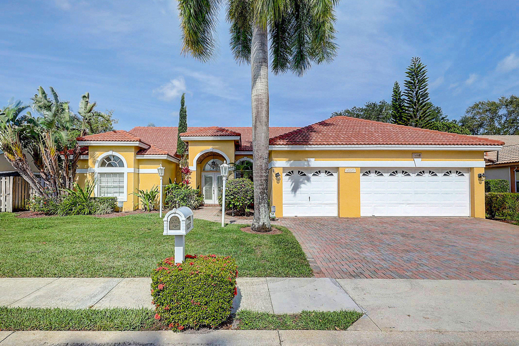 10207 Allamanda Boulevard - Photo 0