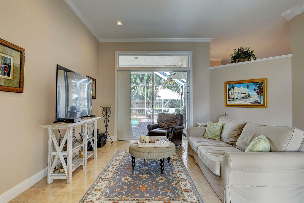 10207 Allamanda Boulevard - Photo 4