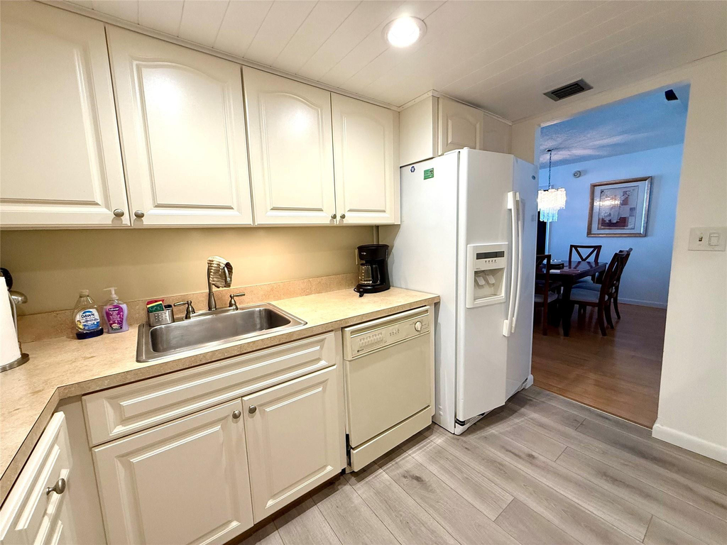 101 Briny Avenue - Photo 9