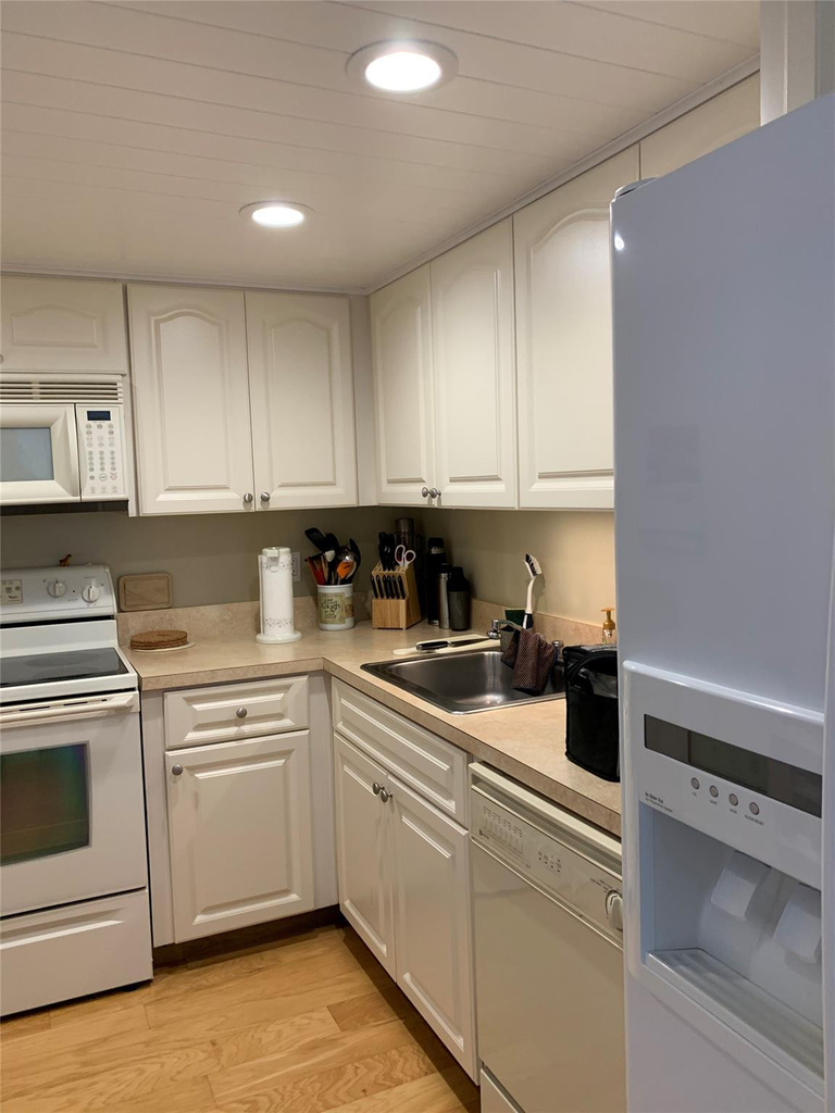 101 Briny Avenue - Photo 10