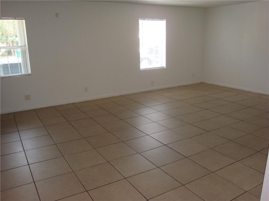1633 W 28th Street - Photo 0