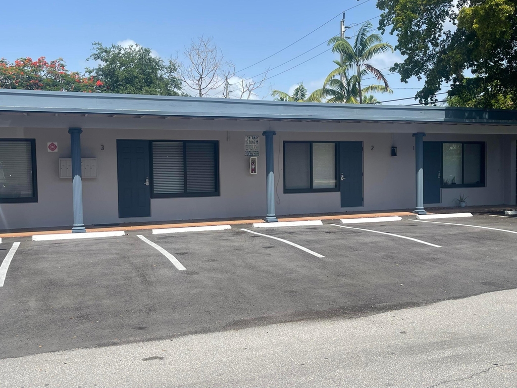 824 Ne 4th Street - Photo 2