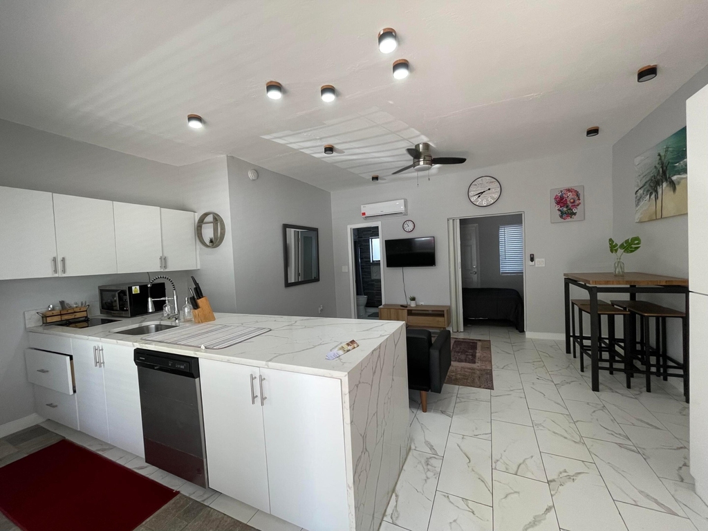 824 Ne 4th Street - Photo 0