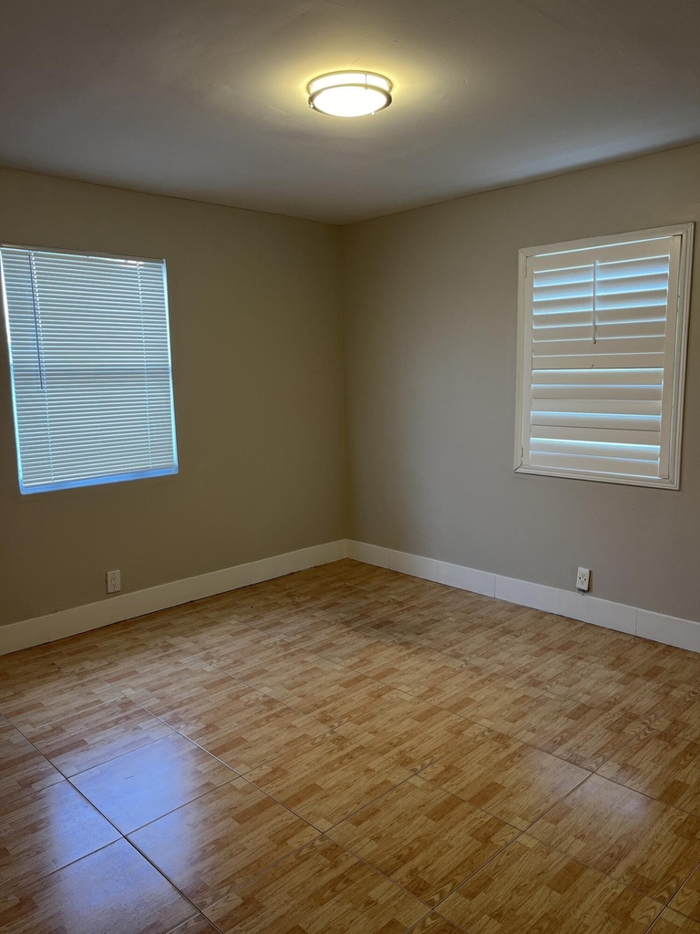 511 W Palm Street - Photo 3