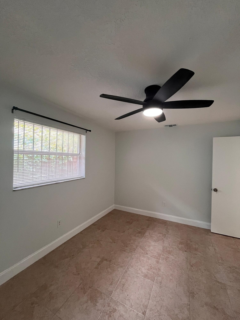 522 46th Street - Photo 5