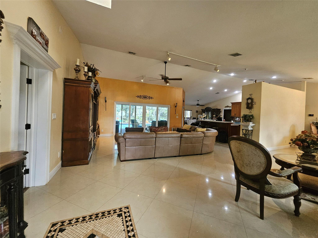 197 Nw 113th Way - Photo 10