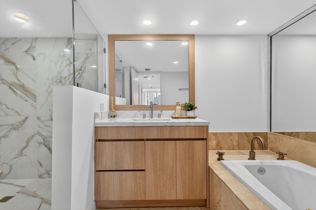 1717 N Bayshore Drive - Photo 34