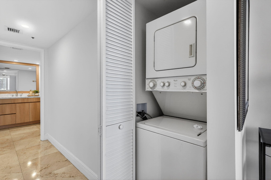 1717 N Bayshore Drive - Photo 30