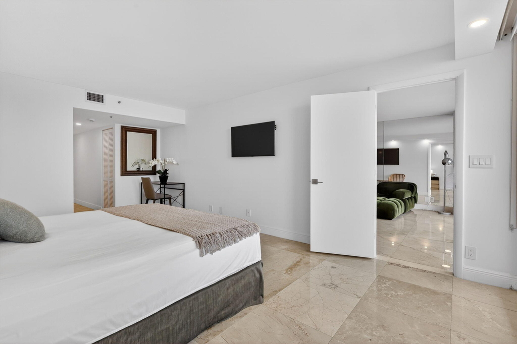 1717 N Bayshore Drive - Photo 25