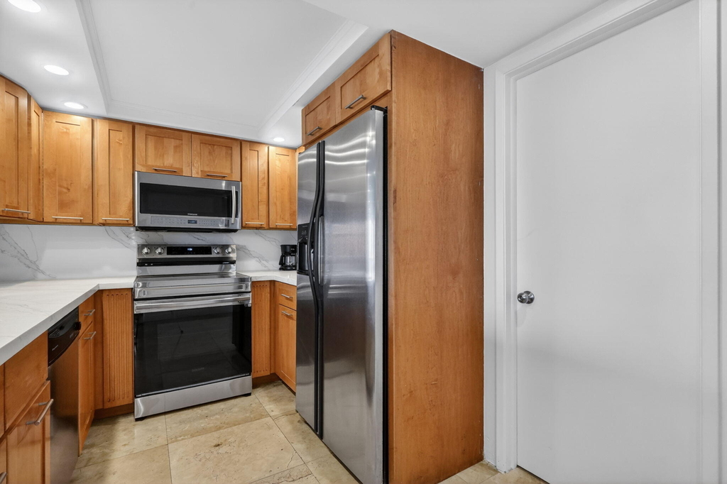 1717 N Bayshore Drive - Photo 18