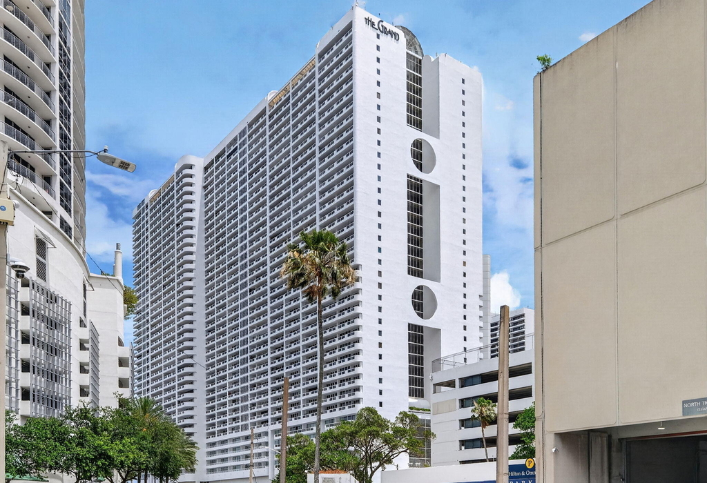 1717 N Bayshore Drive - Photo 64