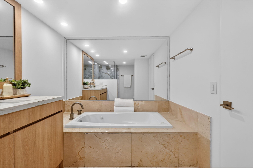 1717 N Bayshore Drive - Photo 35