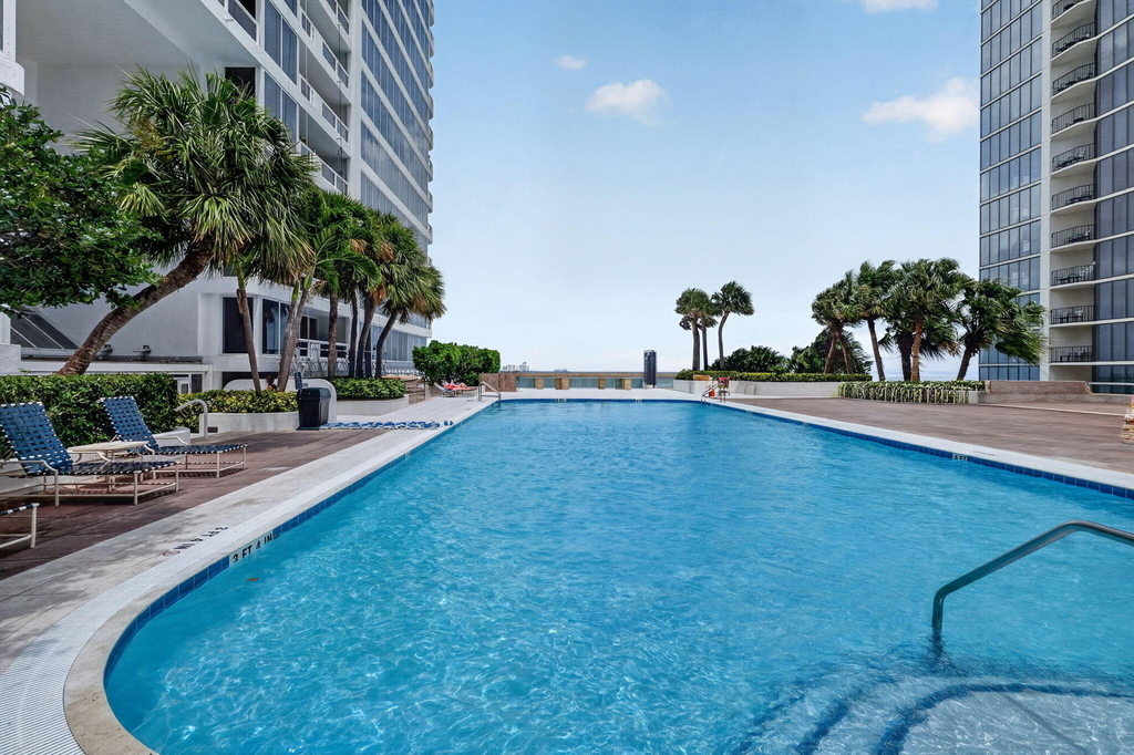1717 N Bayshore Drive - Photo 61