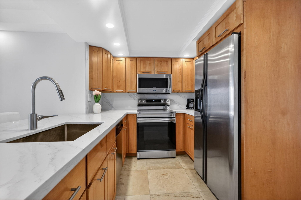 1717 N Bayshore Drive - Photo 17