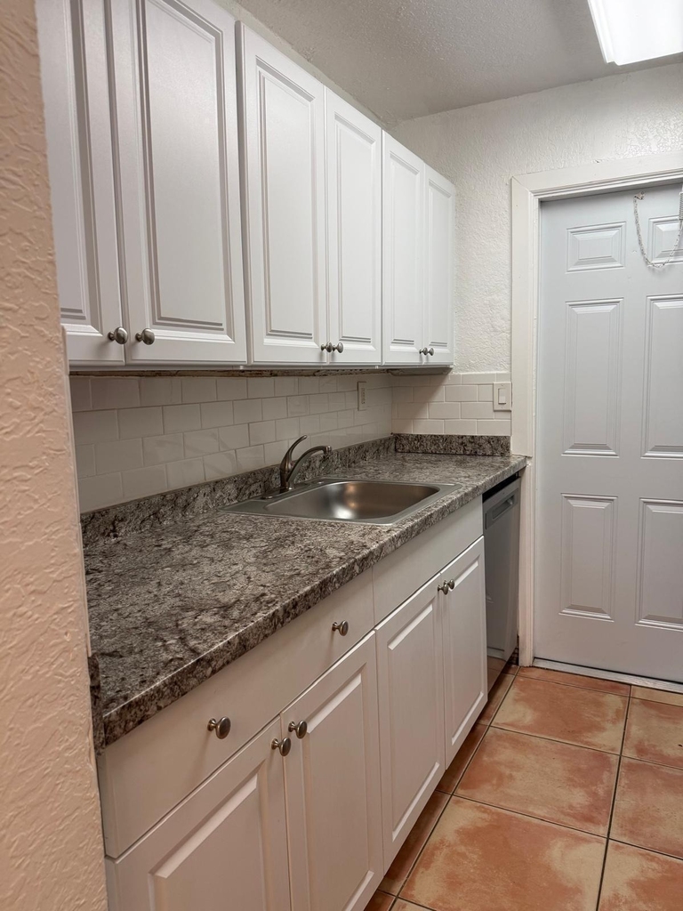 3370 Ne 16th Terrace - Photo 7