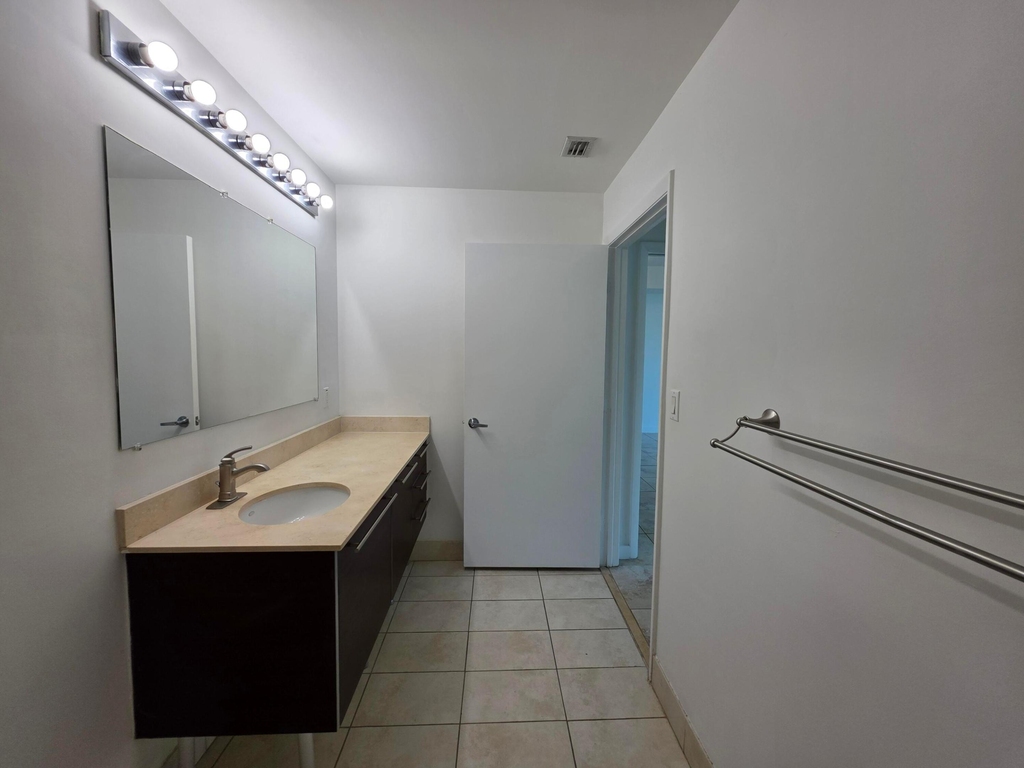 1900 N Bayshore Drive - Photo 36