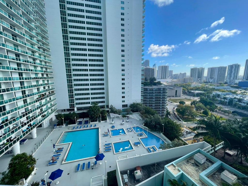 1900 N Bayshore Drive - Photo 3