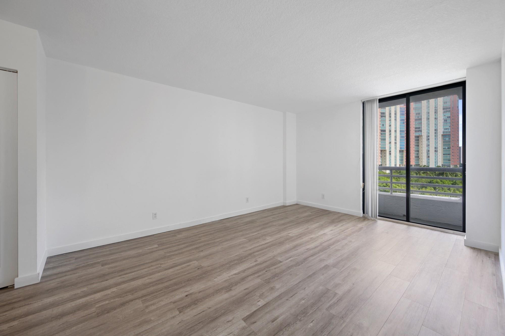 3300 Ne 192nd Street - Photo 7
