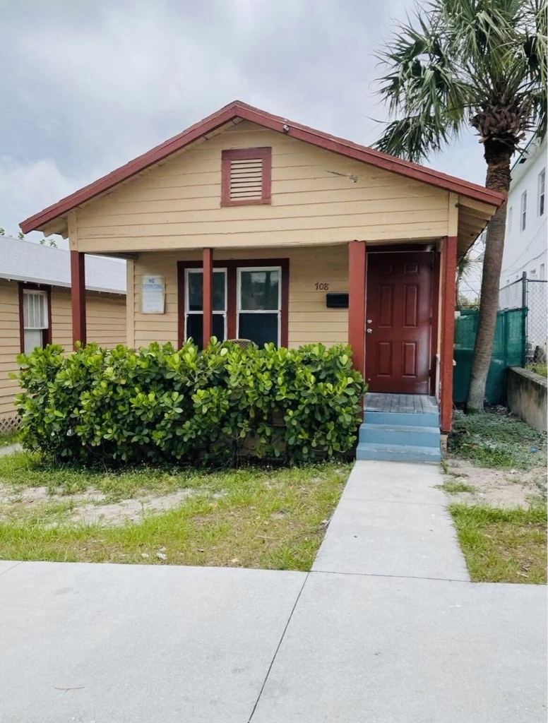 706 7th Street - Photo 0