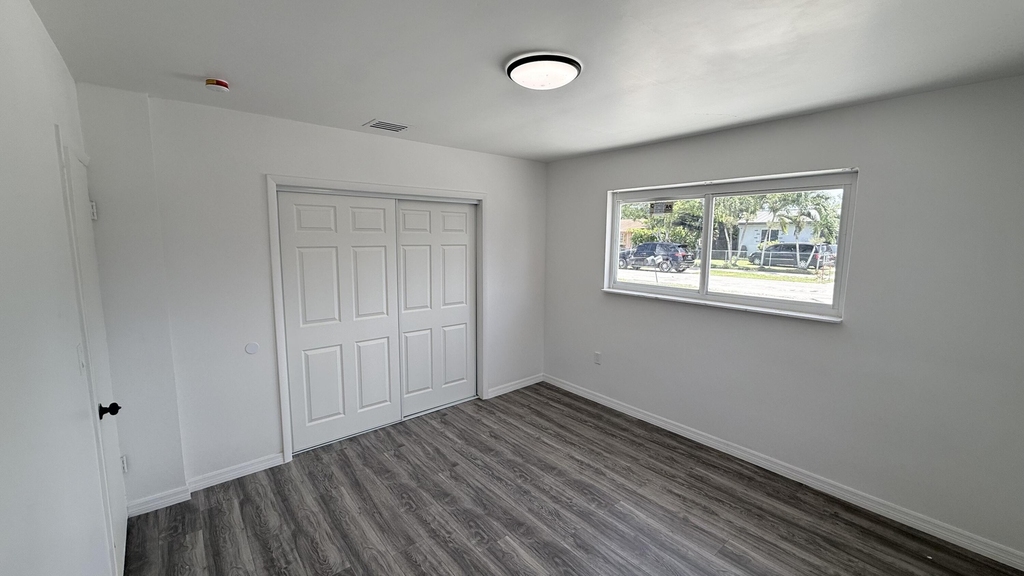 1063 Nw 108th Terrace - Photo 10