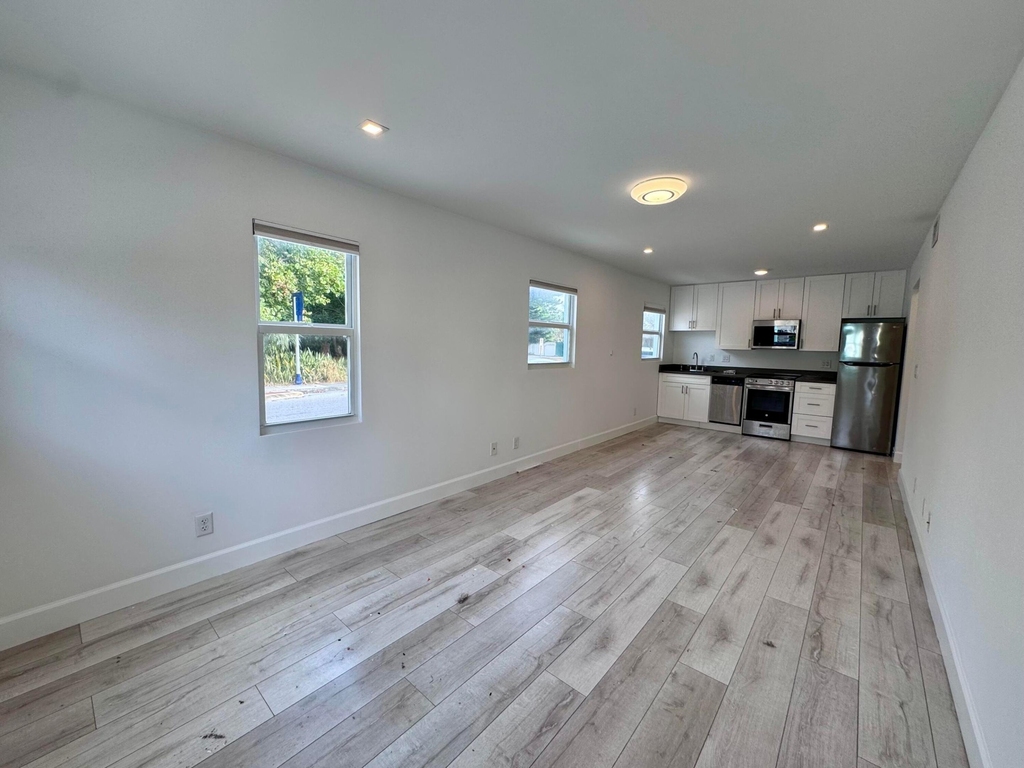 102 S K Street - Photo 2