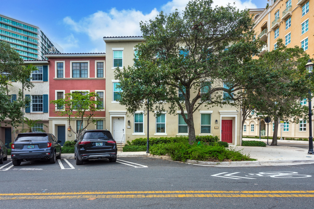 636 Fern Street - Photo 1