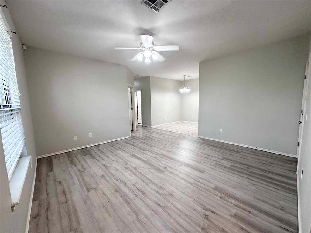 10000 Shadowview Drive - Photo 2