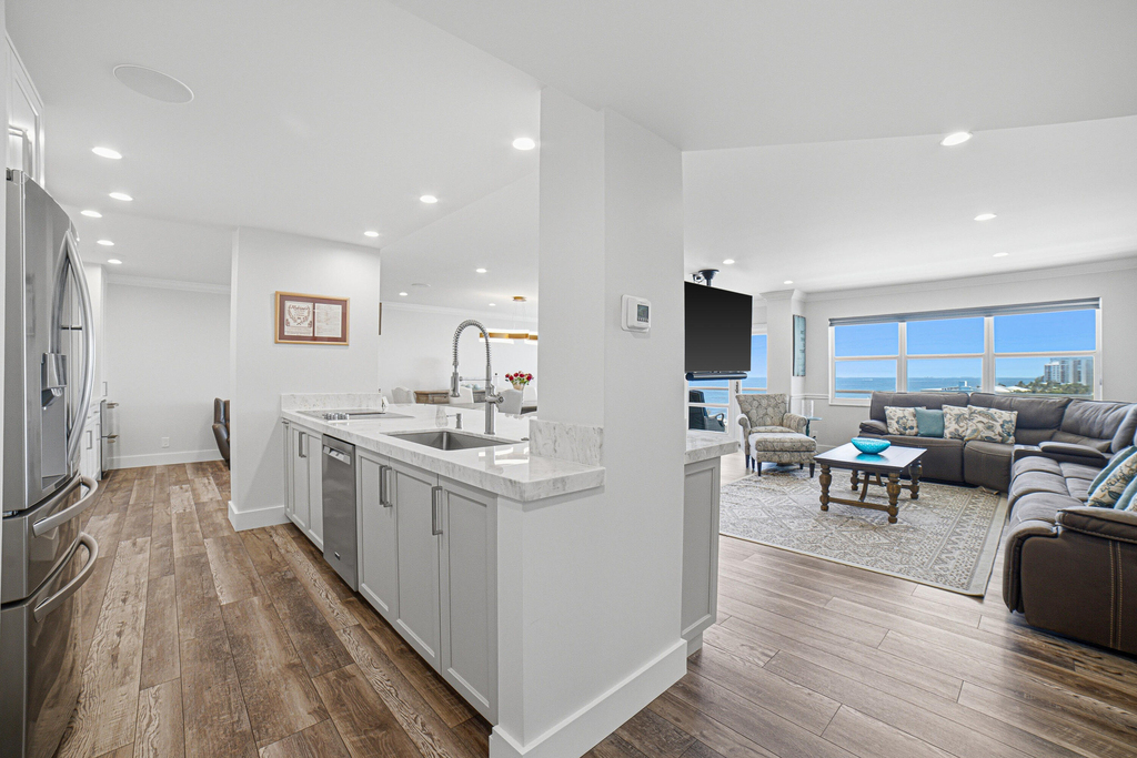 111 N Pompano Beach Boulevard - Photo 5