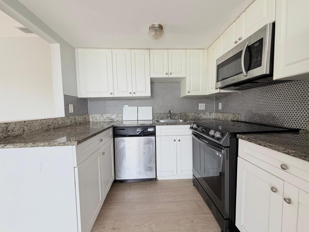 1501 Crescent Circle - Photo 1