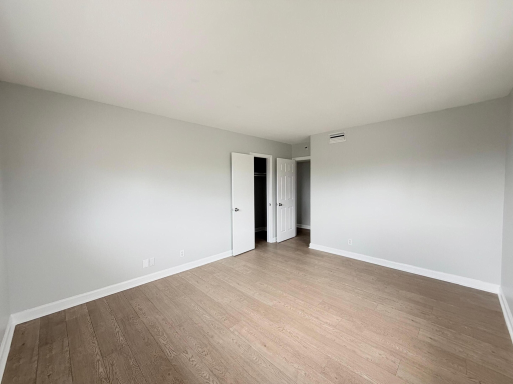 1501 Crescent Circle - Photo 10