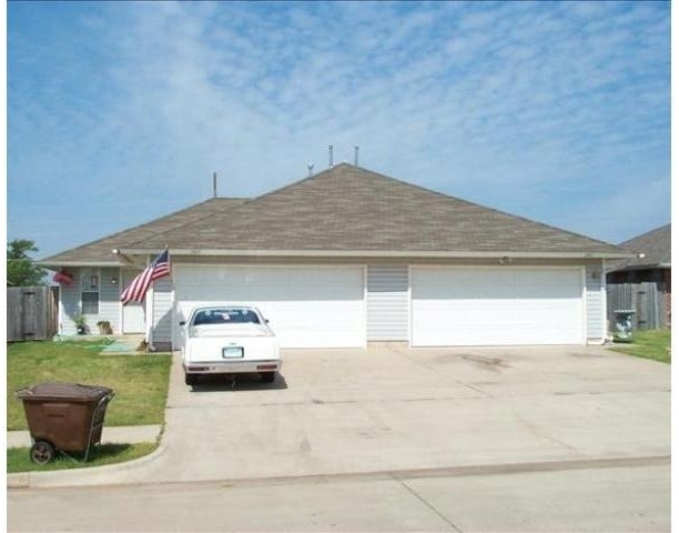 2409 Truitt Street - Photo 0