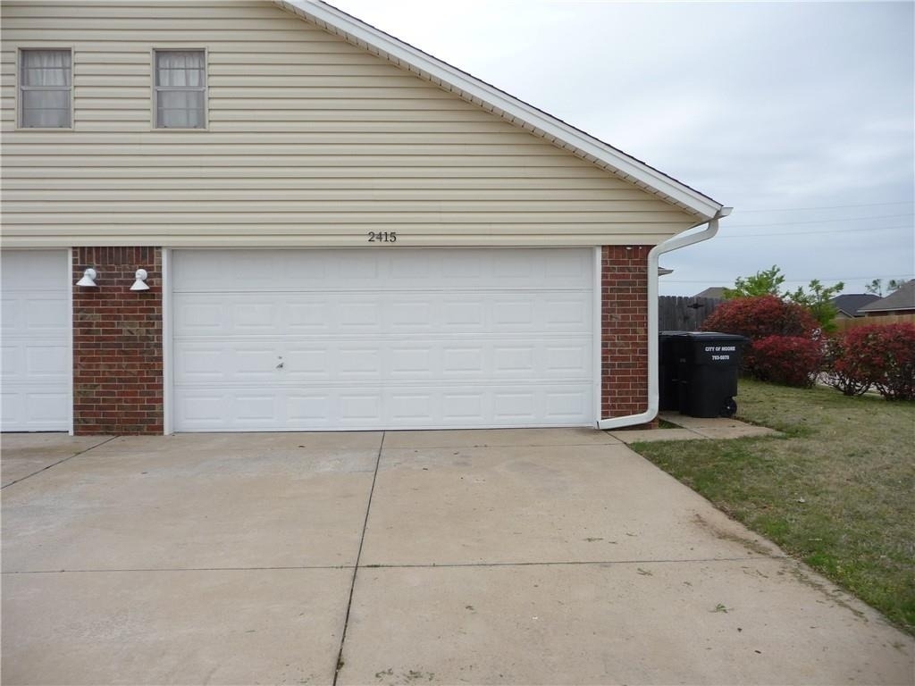 2415 N Truitt Street - Photo 0