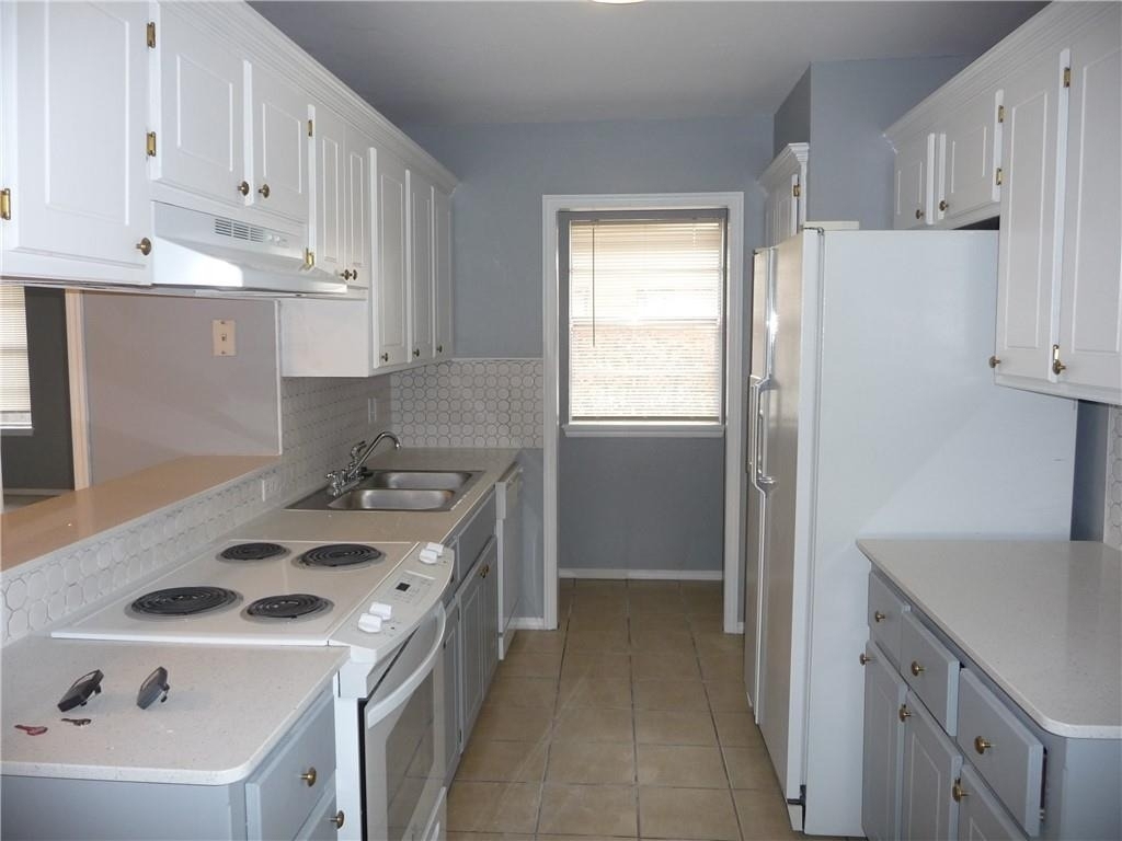 2415 N Truitt Street - Photo 2