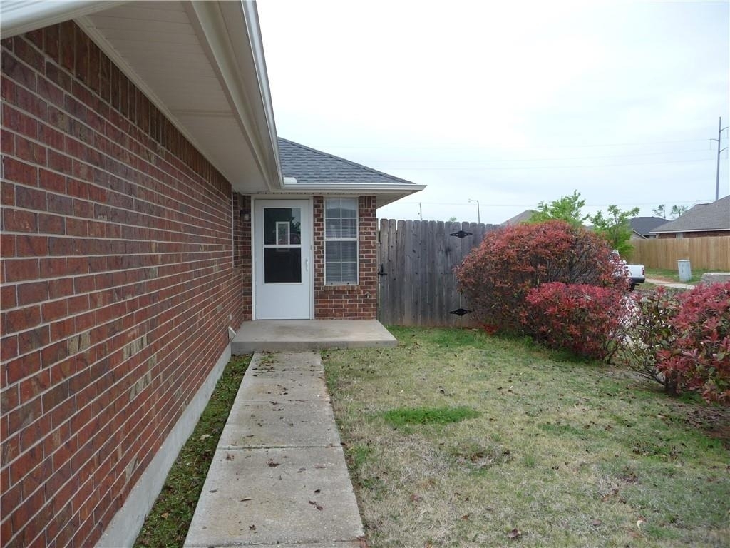 2415 N Truitt Street - Photo 1