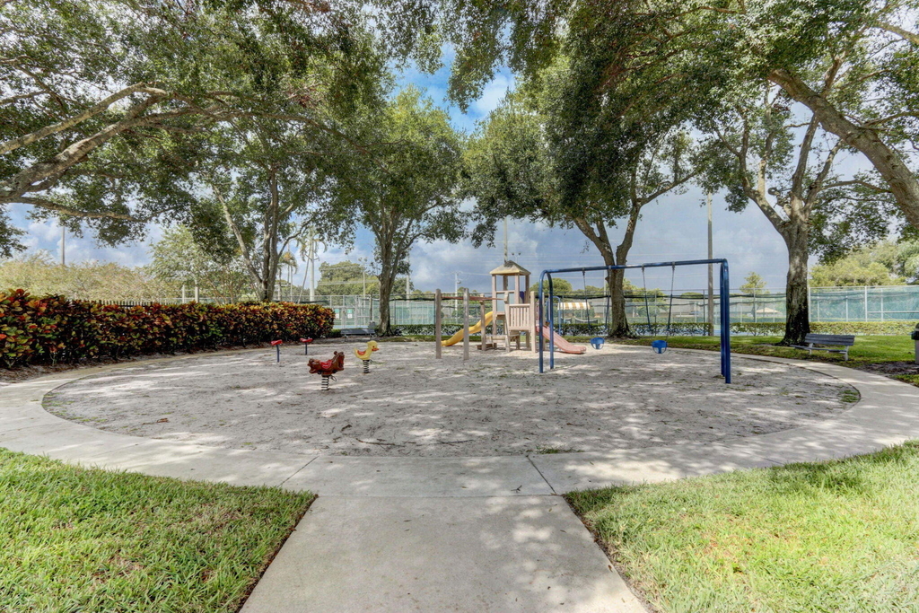 183 Charter Way - Photo 35