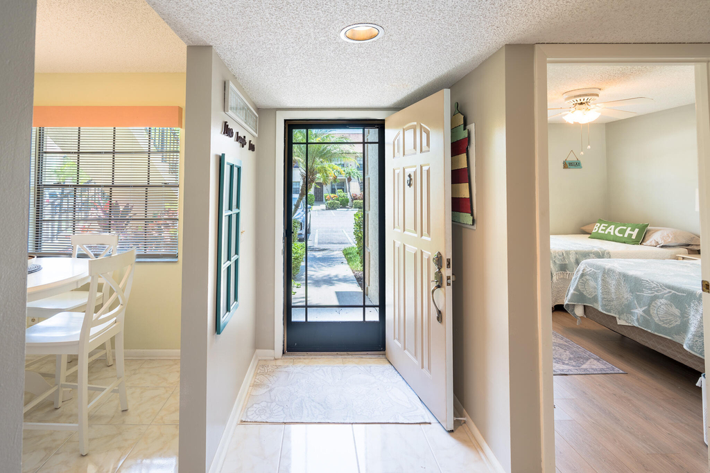 1401 Pinecrest Circle - Photo 1