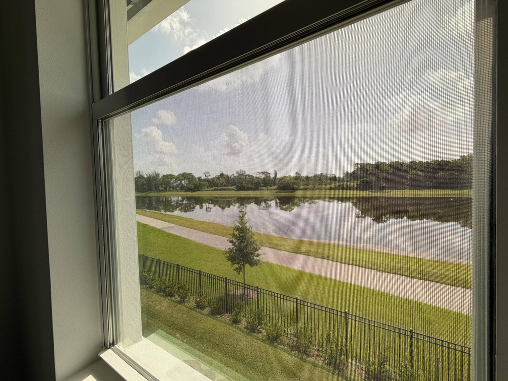 4402 Longwood Lake Square - Photo 9