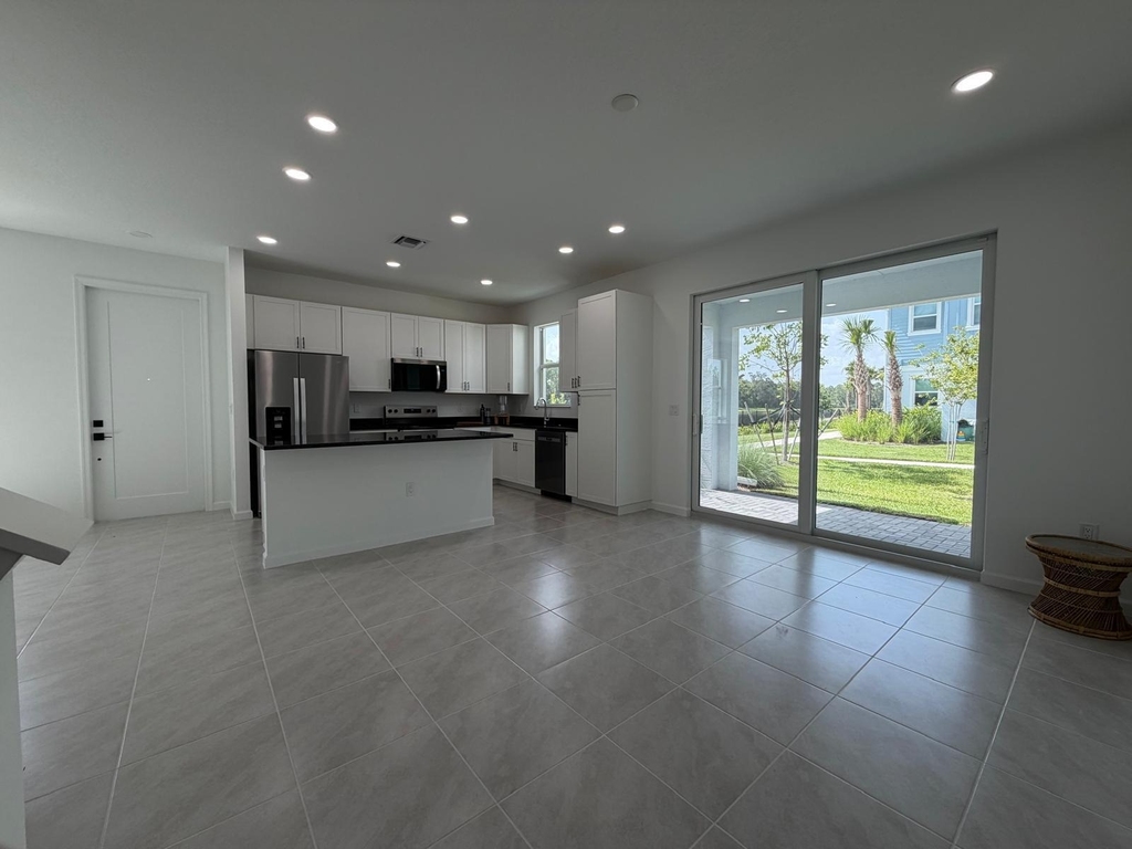 4402 Longwood Lake Square - Photo 6