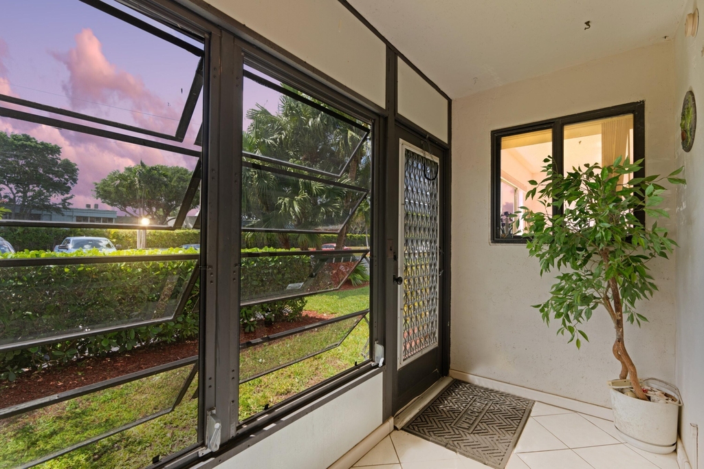 15450 Pembridge Avenue - Photo 1