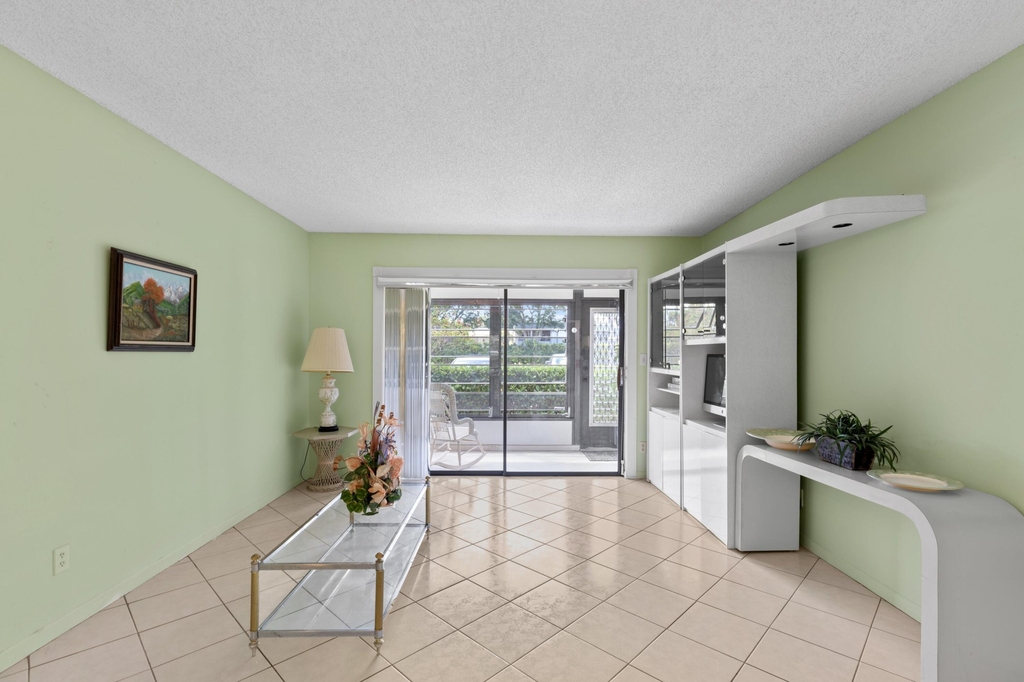 15450 Pembridge Avenue - Photo 3