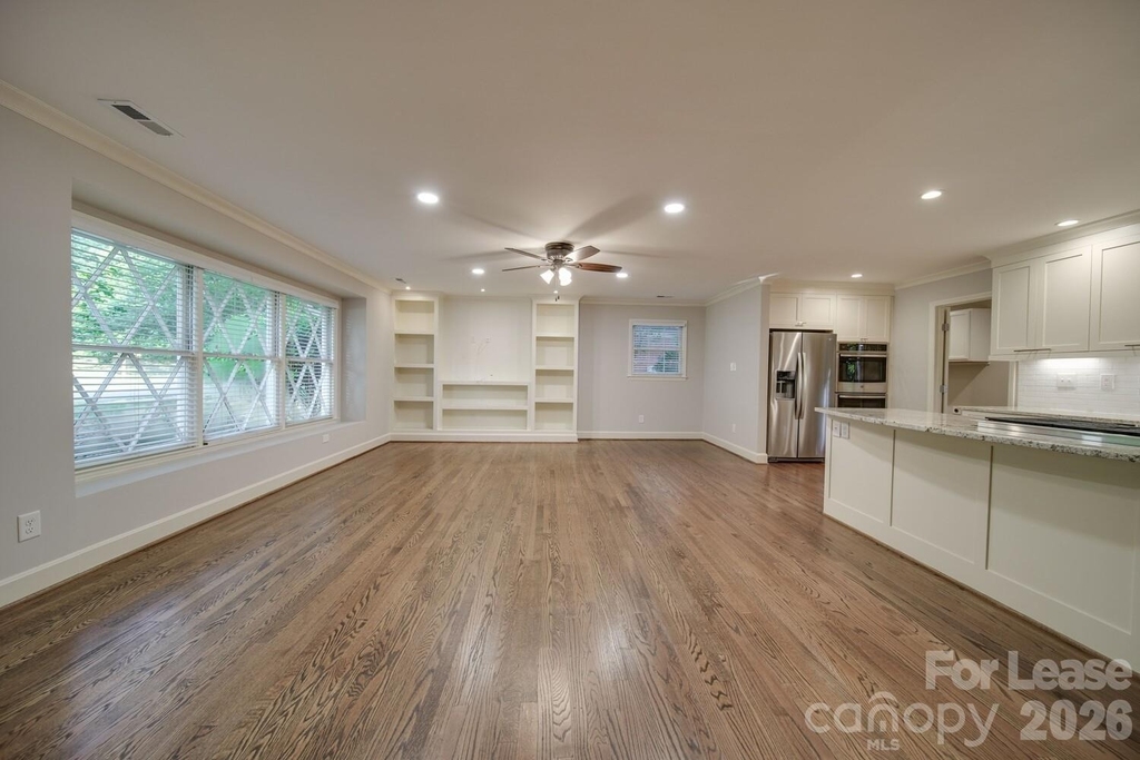 6700 Castlegate Drive - Photo 17