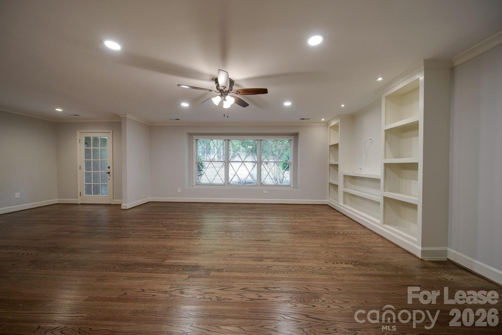 6700 Castlegate Drive - Photo 36