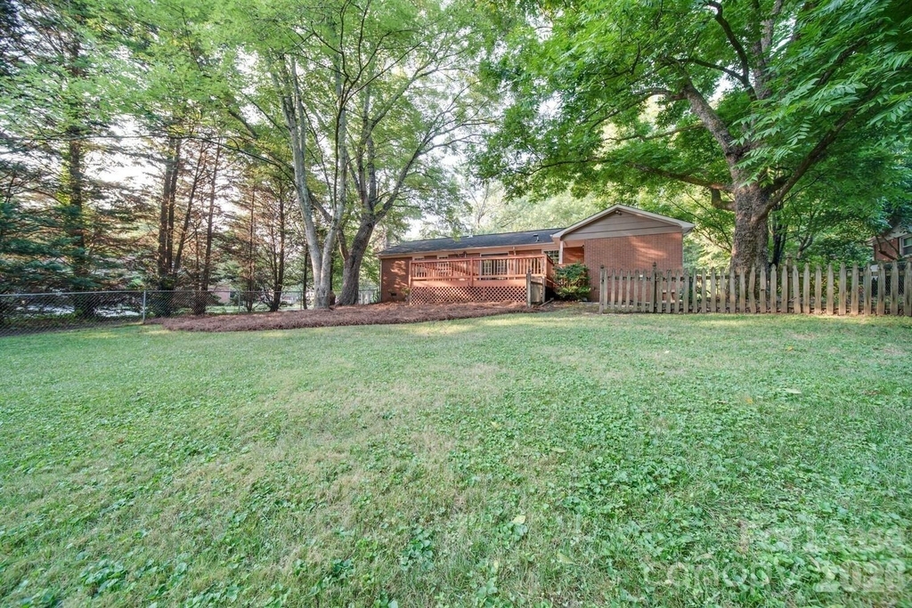 6700 Castlegate Drive - Photo 4