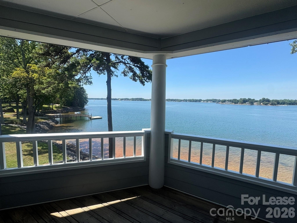 363 Northwest Drive - Photo 0