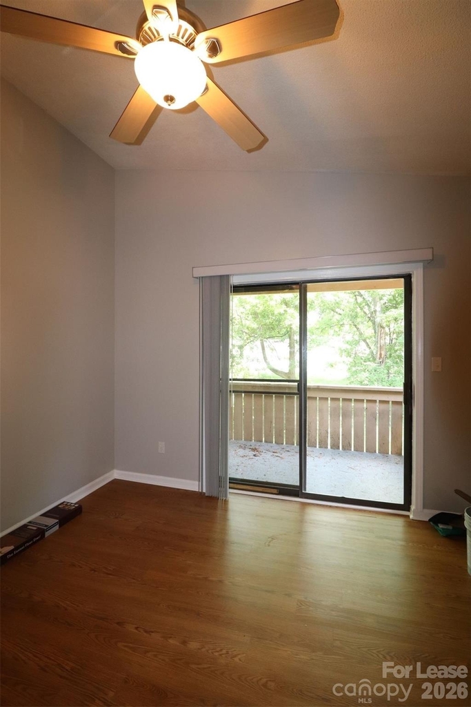 1472 Riverwood Court - Photo 2