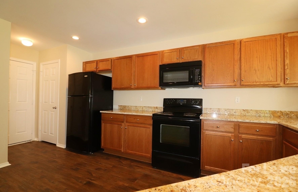 13011 Lake Erie Lane - Photo 15