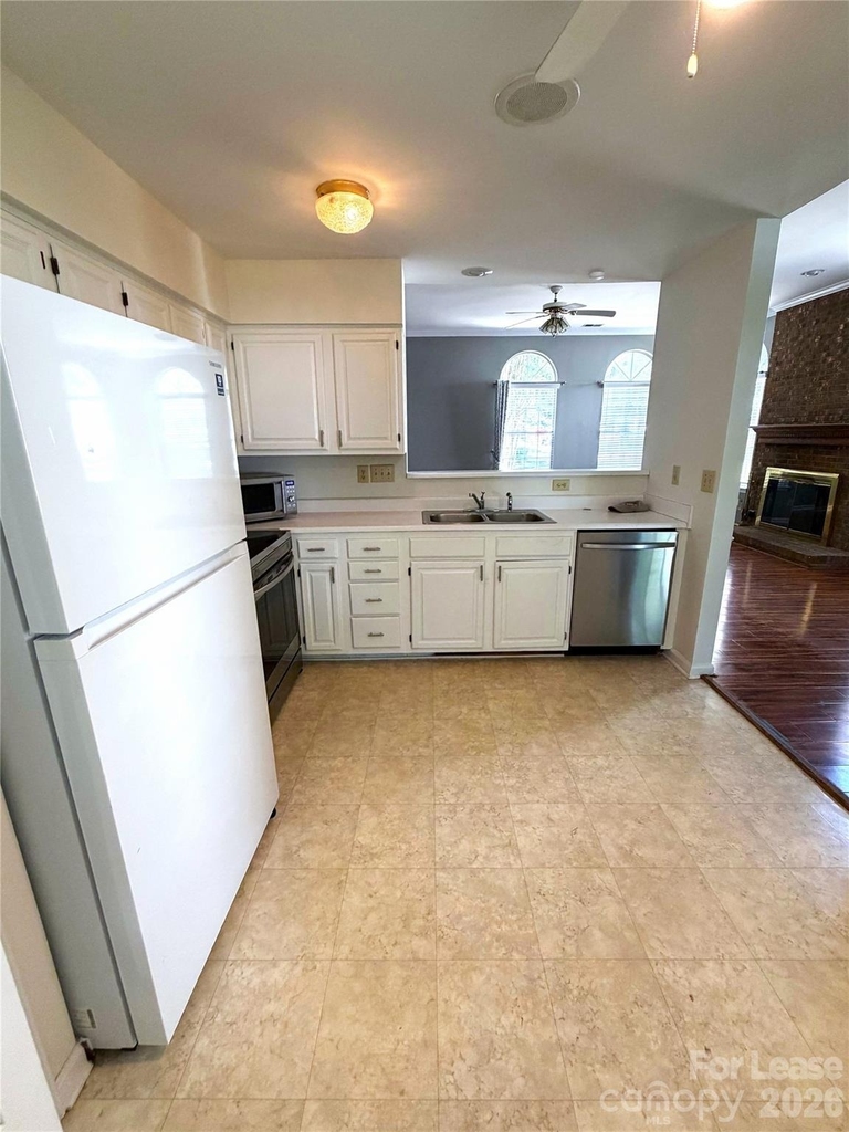 900 Gretna Green Drive - Photo 3