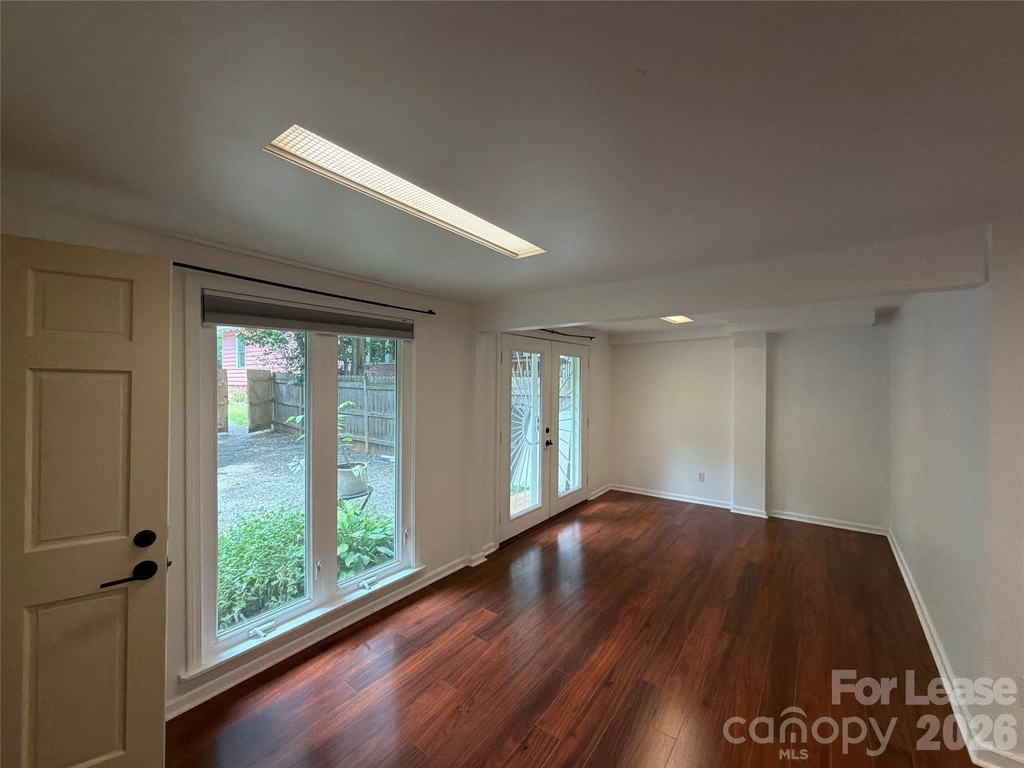 213 S Summit Avenue - Photo 9