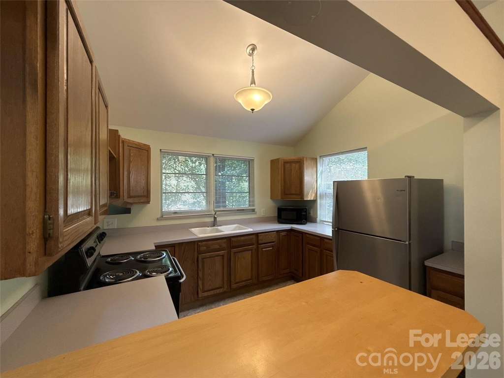 213 S Summit Avenue - Photo 5