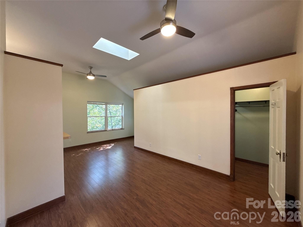 213 S Summit Avenue - Photo 2